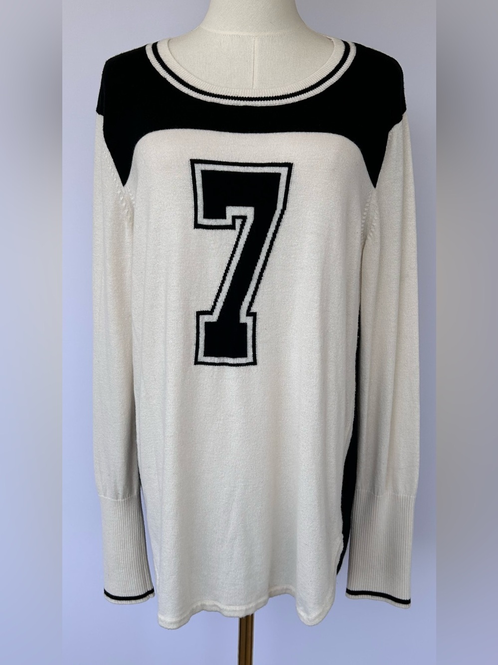 Banana Republic Women’s Varsity Number 7 Knit Oversized Tunic Sweater Size Large